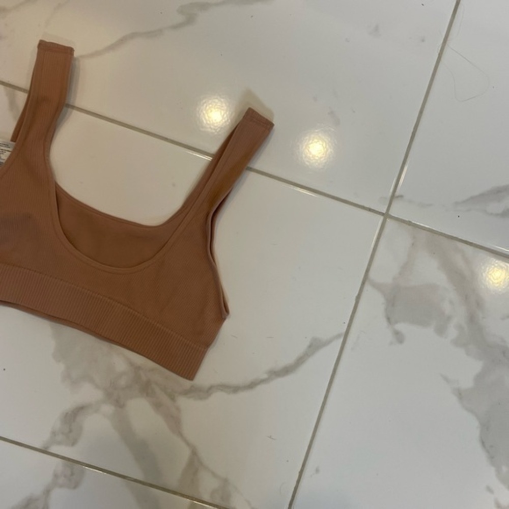 NWOT H&M | Ribbed Bralette - Picture 5 of 10